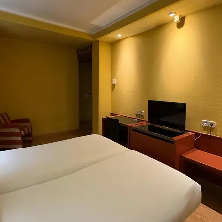 B&B Hotel Burgos Hotel 4*