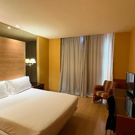 Hotel B&B Hotel Burgos 4*