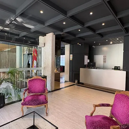 B&B Hotel Burgos מלון Burgo