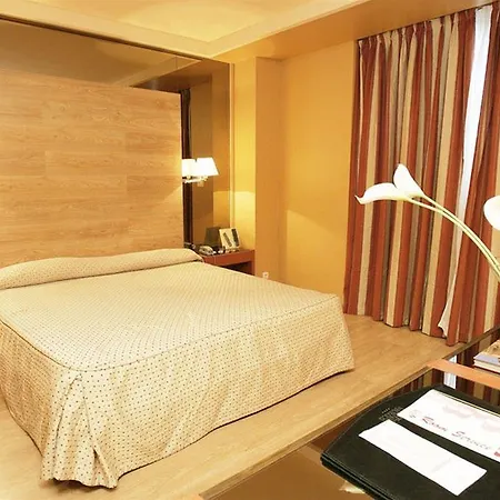B&B Hotel Burgos Ξενοδοχείο 4*
