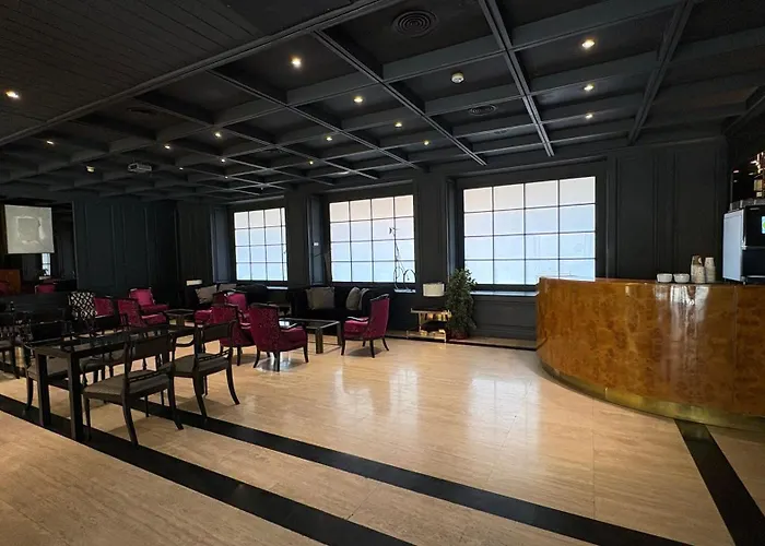 Hotel B&B Hotel Burgos 4*