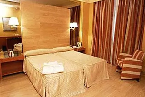 B&B Hotel Burgos 4*
